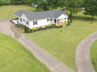 1152 E Poplar Ave, Selmer, TN 38375