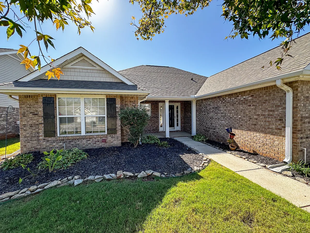Front porch - 118 Artesian Ln