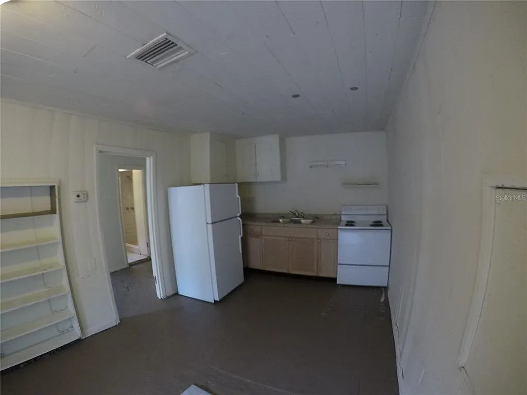 1 bed, 1.0 bath, 700 sqft, $995 — Photo 1