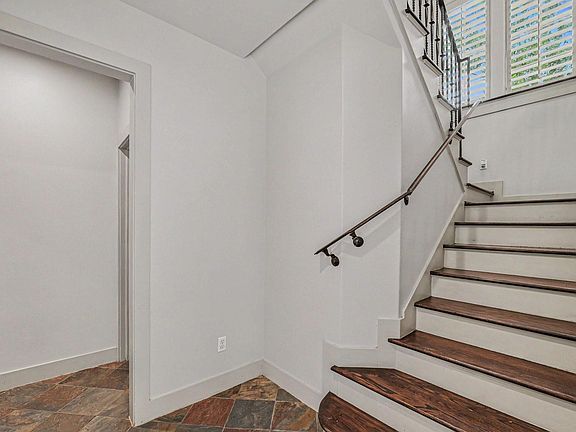 4th image of 5008 Schuler St