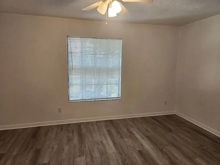 1559 Hammock Dr — Photo 10
