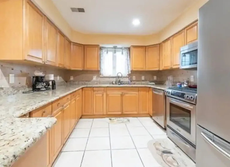64 Thorne St #2B — Photo 4