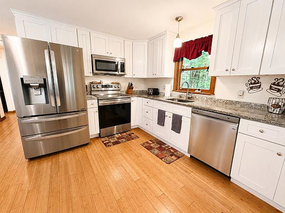 5th image of 74 Myrtle Street