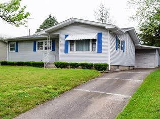 2224 W Oaklawn Dr, Decatur, IL 62526