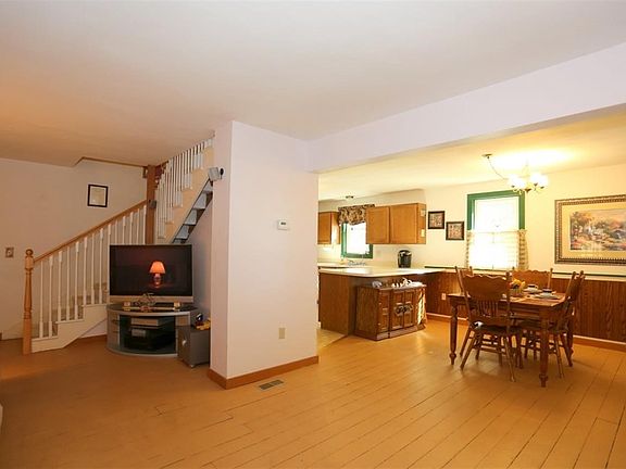 4th image of 5440 Town Hall Dr