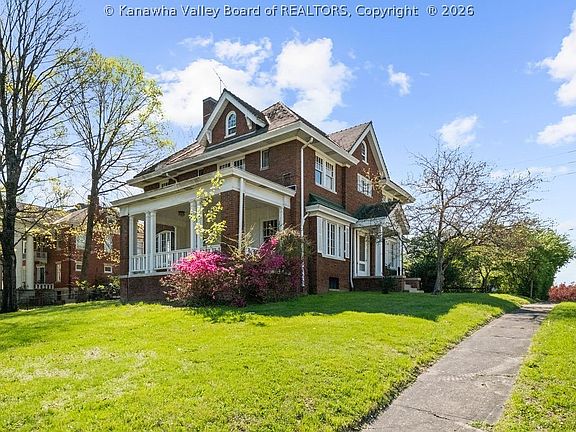 2nd image of 853 Edgewood Dr