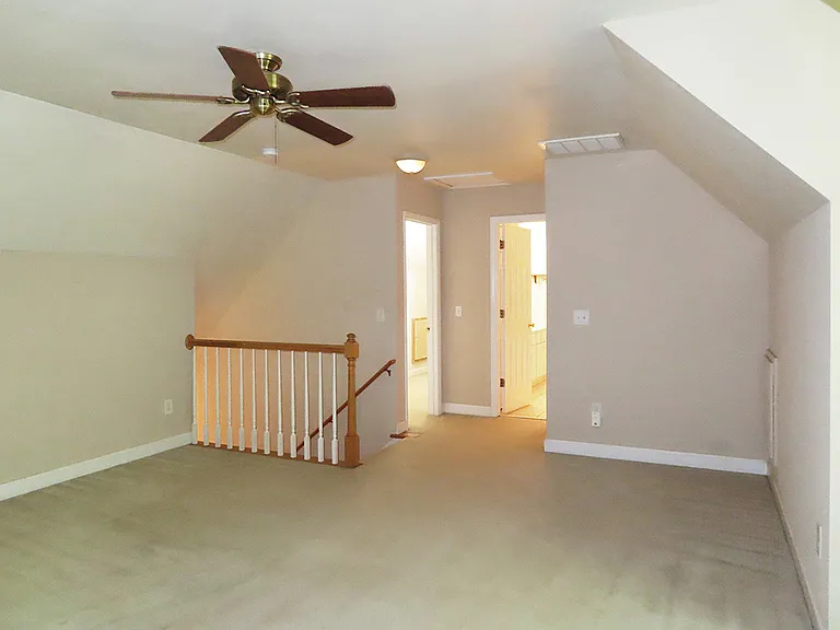 205 S English Hill Ln — Photo 10
