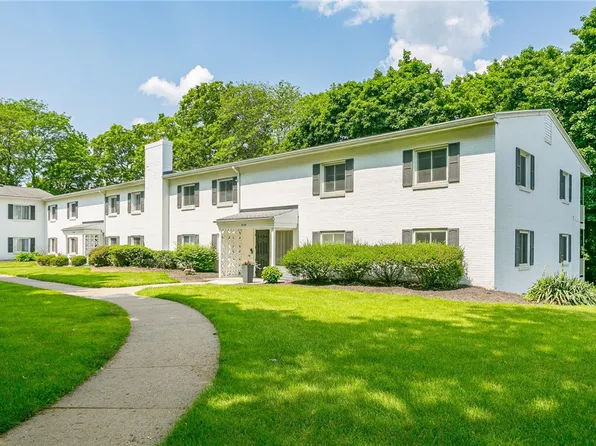 54 Lost Mountain Trl, Rochester, NY 14625