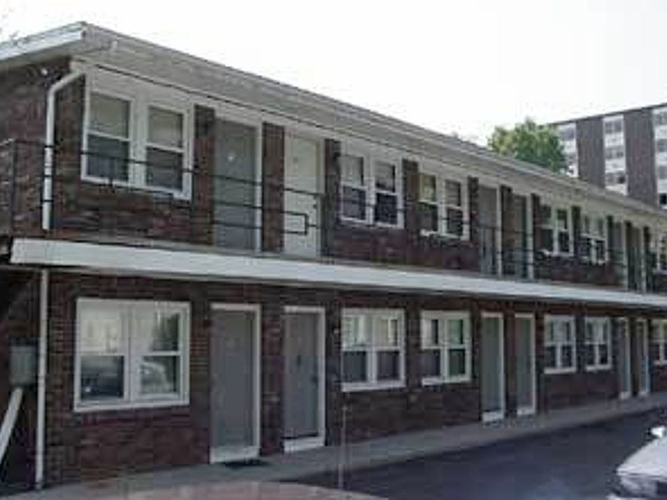 1st image of 419 E 7th St #17588483
