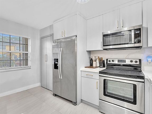 3rd image of 6747 Sienna Club Dr