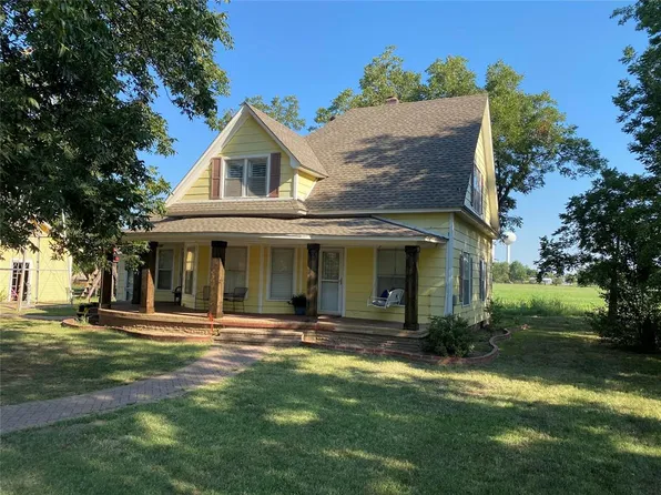 311 S Pine St, Crescent, OK 73028