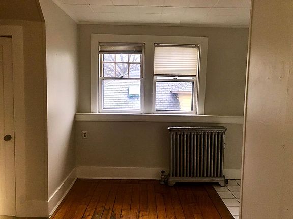2nd image of 126 Melrose St APT 9