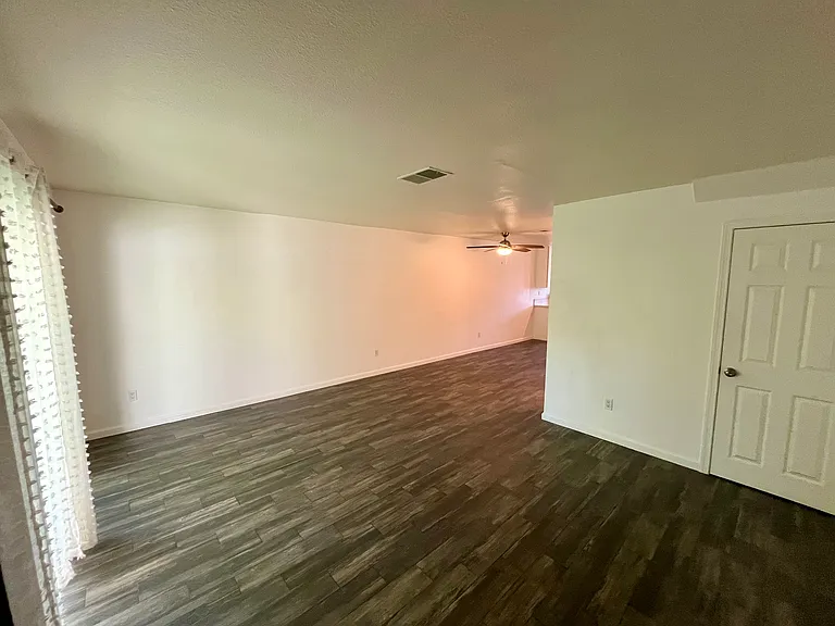 4265 Mesa Vista Way #2 — Photo 9