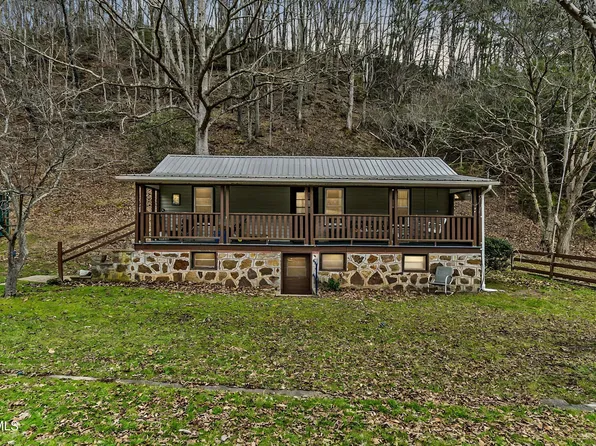 201 Falling Rock Rd, Saltville, VA 24370