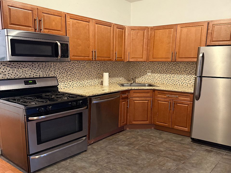 1st image of 491 Greene Ave APT 4