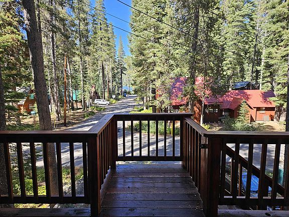 4th image of 15541 Conifer Dr
