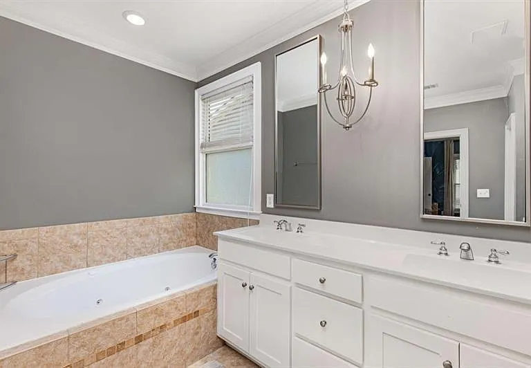 1390 Marion Walk SE — Photo 32