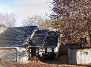 1853 N Pointer Ln, Fayetteville, AR 72701