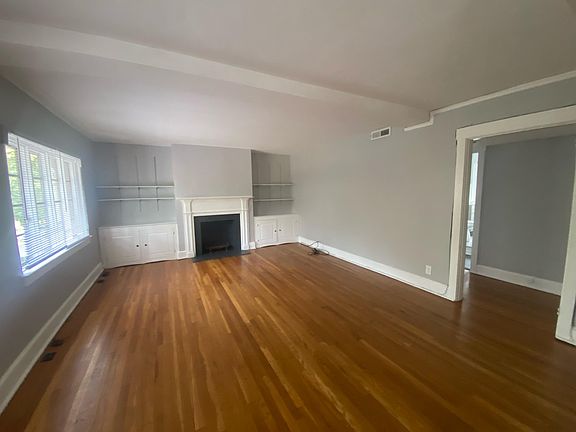 3rd image of 3901 Oak St #A7