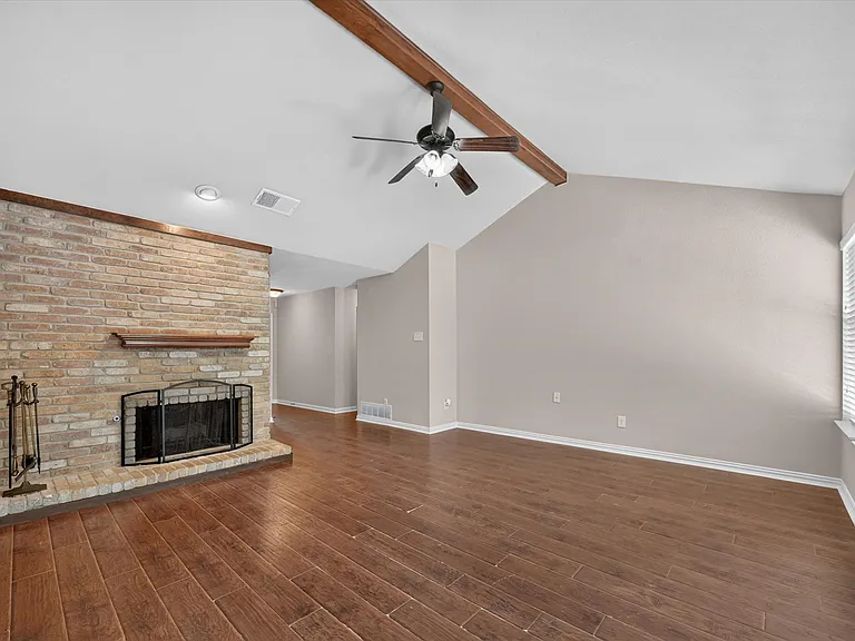 209 Glenwood Dr — Photo 7