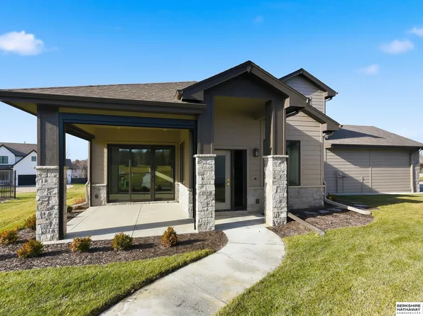 2302 S 176th Ct, Omaha, NE 68130