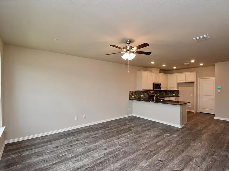 3405 Solana Cir — Photo 6
