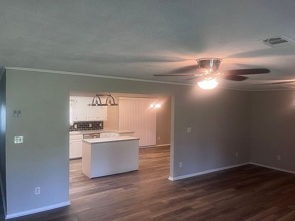 3rd image of 1109 Tejas Dr