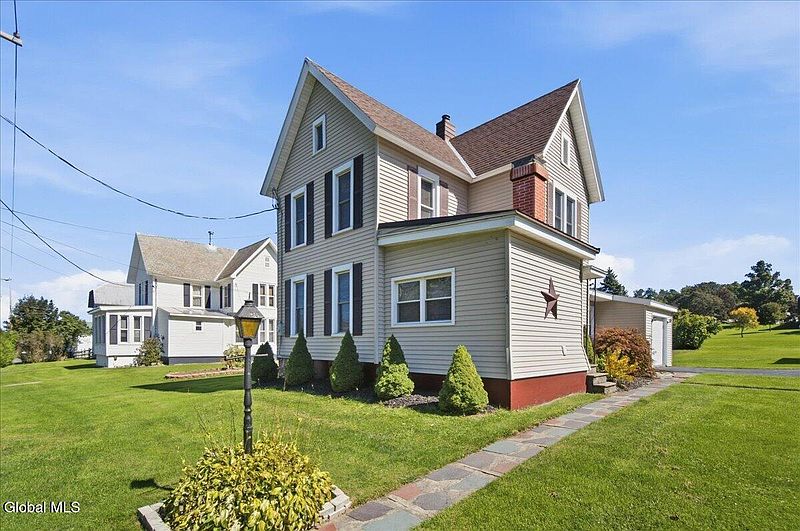 3rd image of 124 Auriesville Road