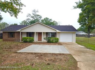 409 N Lehmberg Rd, Columbus, MS 39702