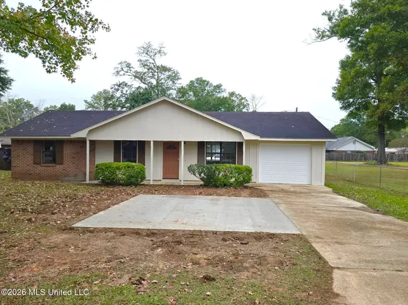 409 N Lehmberg Rd, Columbus, MS 39702