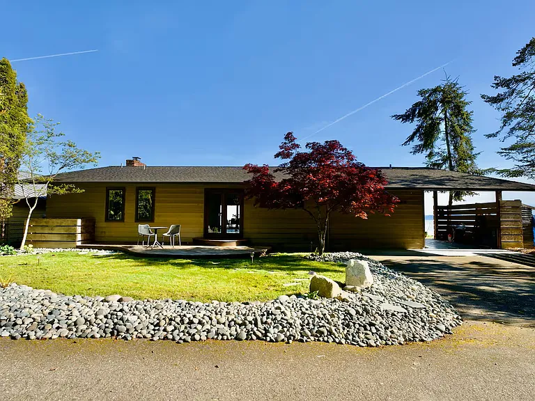 10835 Point Vashon Dr SW — Photo 17