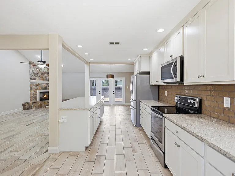 11206 Longwood Ct — Photo 12