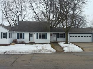 208 N Harrison St, Lake Mills, IA 50450