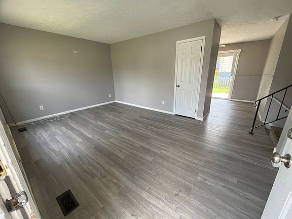3rd image of 615 Moss Oak Ave