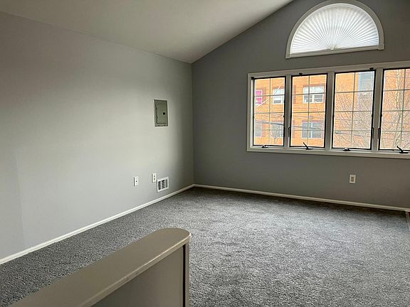 3rd image of 265 Kramer Ave