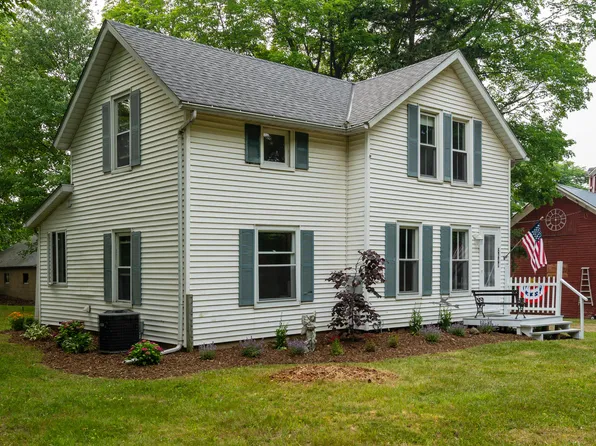 2648 62nd St, Fennville, MI 49408