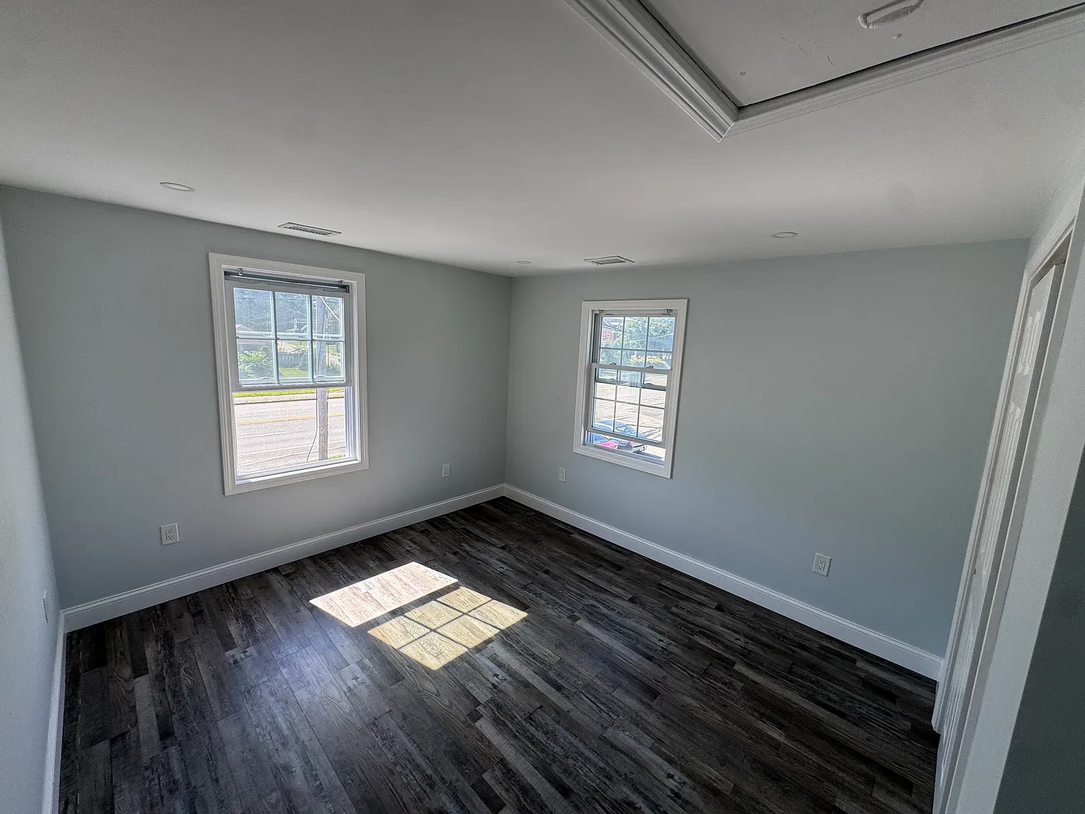 3 bed, 1000 sqft, $2,900 — Photo 3