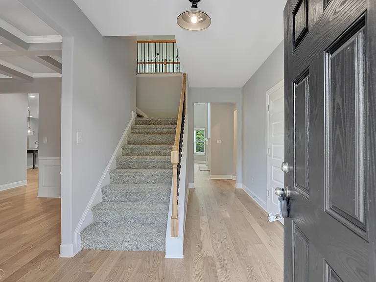 395 Chasewood Ln — Photo 2