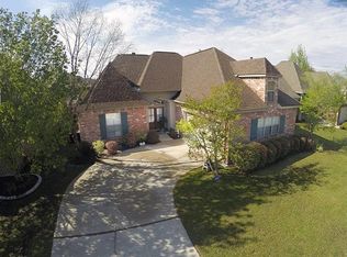 2432 Cours Carson St, Mandeville, LA 70448