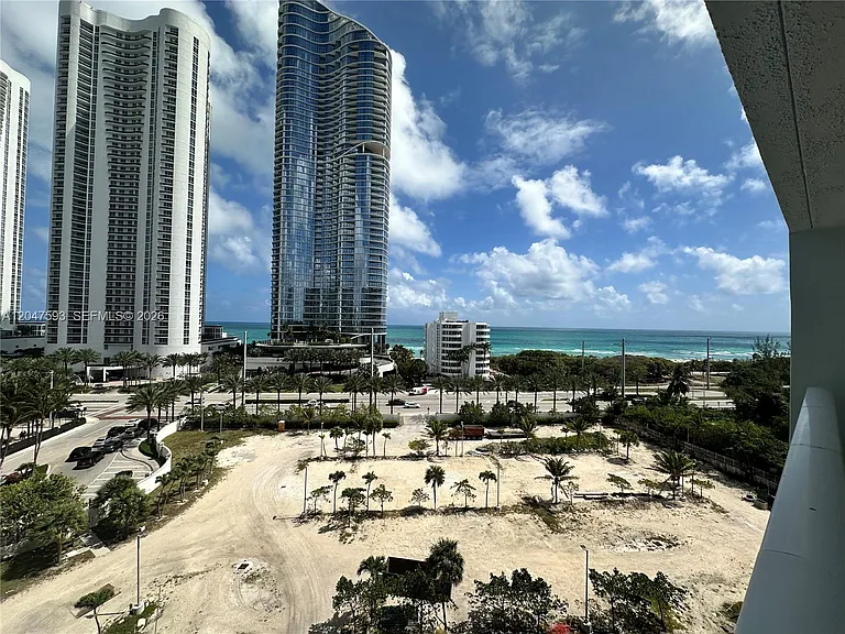 100 Bayview Dr #911 — Photo 9