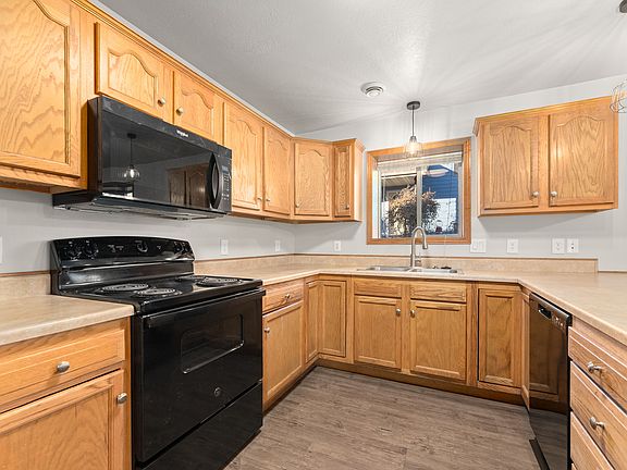 4th image of 8208 S Hughes Ave APT 2