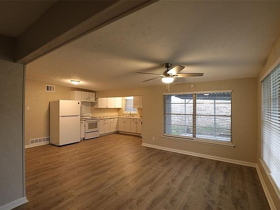 3rd image of 1213 Candise Ct