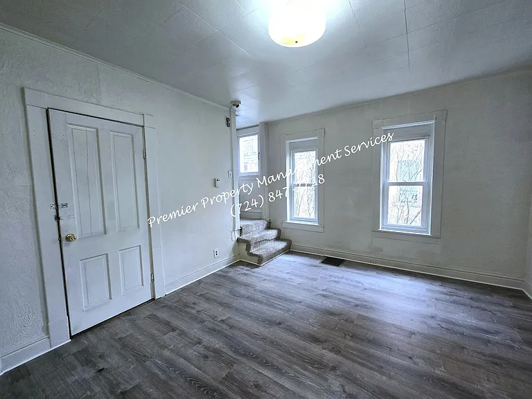 125 N Chestnut St #1/2 — Photo 9