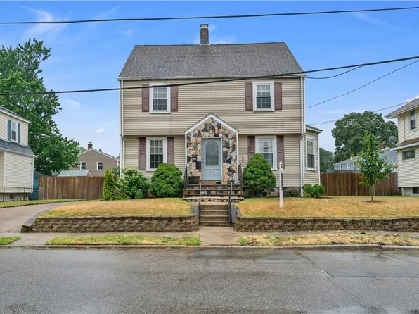86 Westwood Ave, Cranston, RI 02905