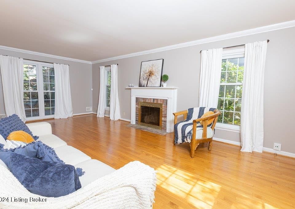 7801 Pinemeadows Ln, Barbourmeade, KY 40241 | Zillow