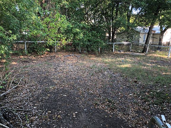 5th image of 404 N Mill St