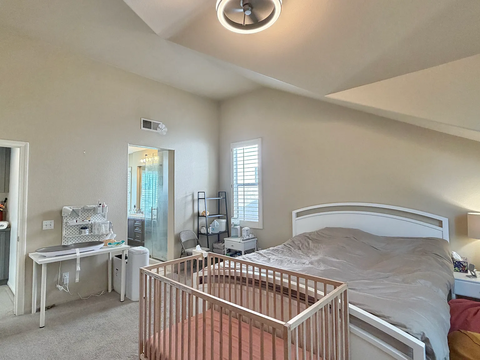 3 bed, 2.5 bath, 1818 sqft, $5,300 — Photo 3