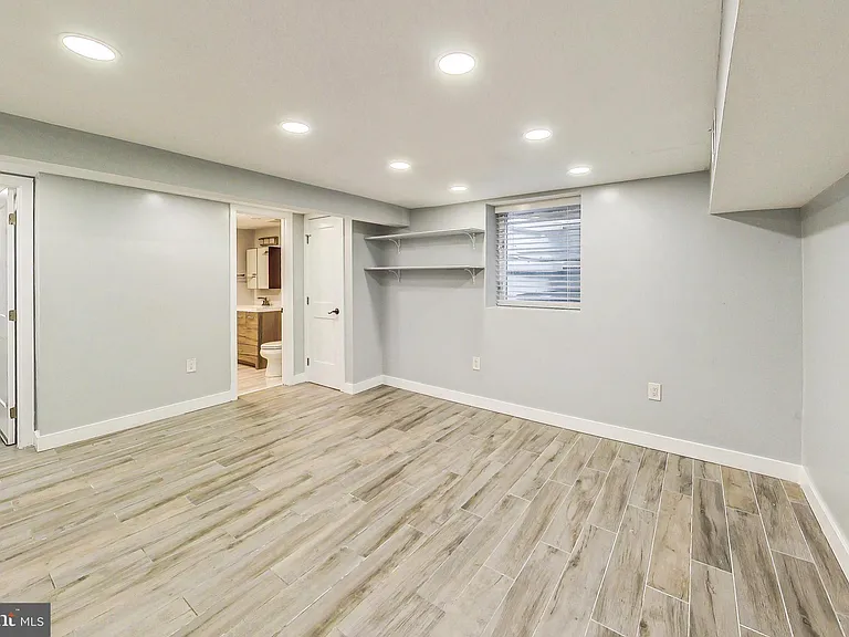 5008 6th Pl NE — Photo 16