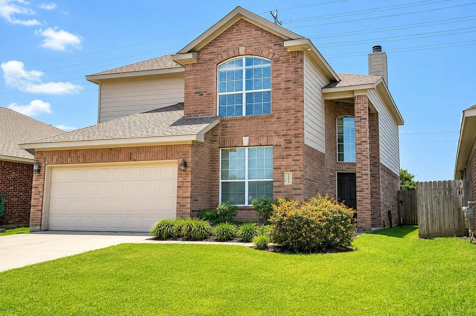 4 bed, 2.5 bath, 2243 sqft, $2,500 — Photo 1