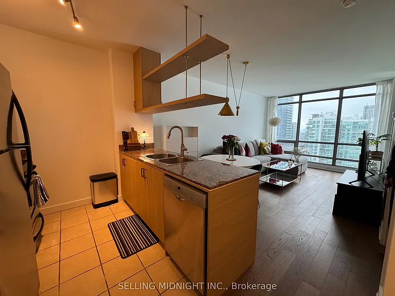 5 Mariner Ter #3609 — Photo 3